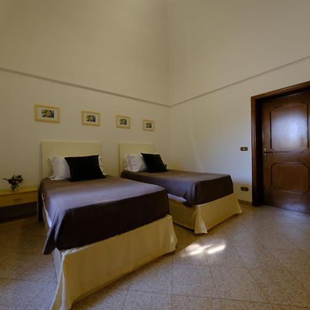 Tenuta Con Due Abitazioni Indipendenti Martina Franca Exterior photo